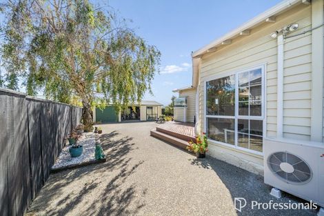 Photo of property in 11 Elizabeth Street, Moera, Lower Hutt, 5010
