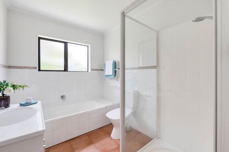 Photo of property in 47 Fleetwood Drive, Henderson, Auckland, 0612