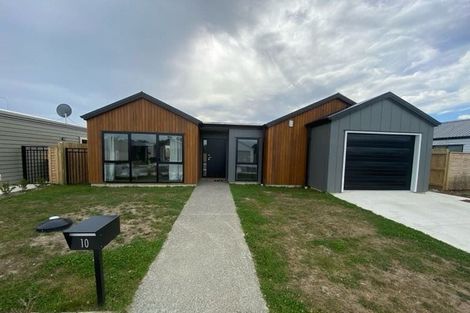 Photo of property in 10 Rotoiti Place, Paraparaumu, 5032