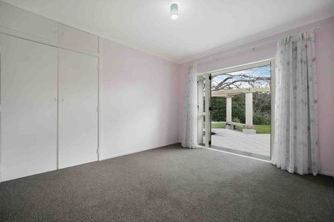 Photo of property in 9 Laingholm Drive, Laingholm, Auckland, 0604