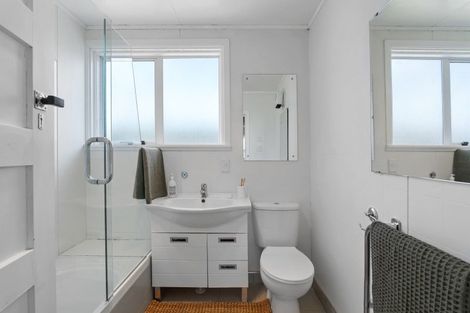 Photo of property in 16 Epsom Road, Sockburn, Christchurch, 8042