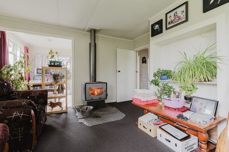 Photo of property in 25 Stanly Street, Eketahuna, 4900