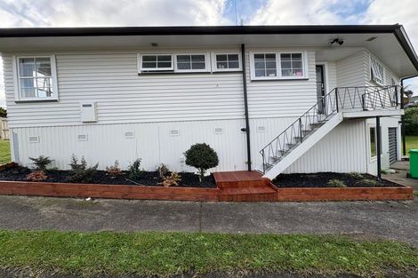 Photo of property in 4 Anich Road, Massey, Auckland, 0614