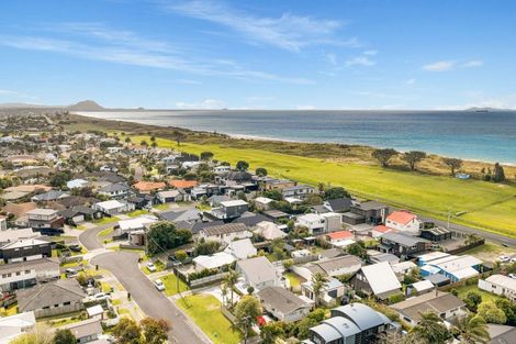 Photo of property in 82 Percy Road, Papamoa Beach, Papamoa, 3118