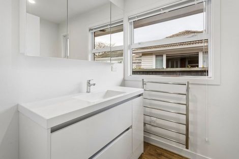 Photo of property in 6 Manor Place, Bryndwr, Christchurch, 8053