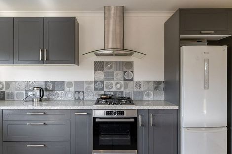Photo of property in 6 Silkwood Place, Fitzherbert, Palmerston North, 4410