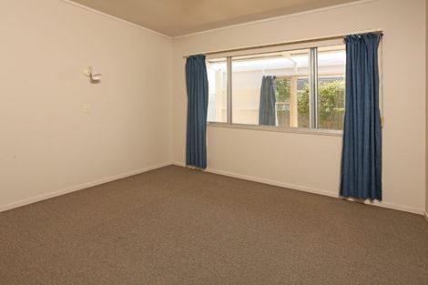 Photo of property in 1/130 Te Atatu Road, Te Atatu South, Auckland, 0610