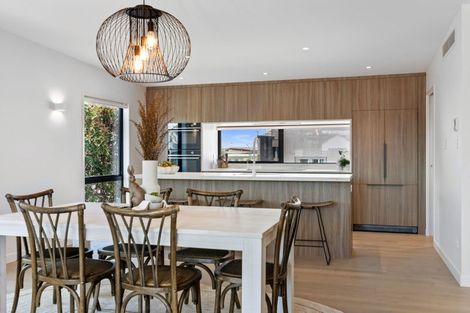 Photo of property in 12 Pitau Road, Mount Maunganui, 3116