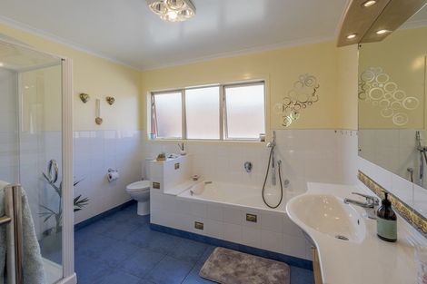 Photo of property in 12 Rata Road, Raumati Beach, Paraparaumu, 5032