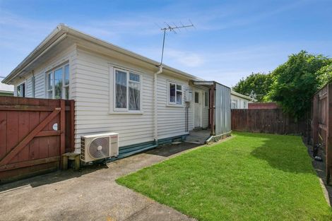 Photo of property in 2/5 Tokomaru Street, Welbourn, New Plymouth, 4312