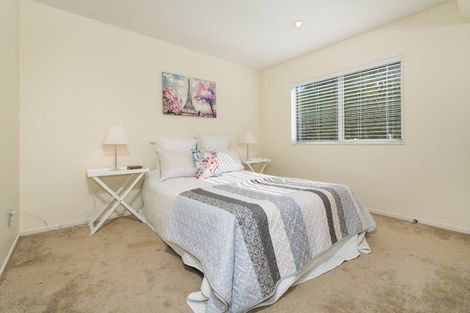 Photo of property in 1/76 Glamorgan Drive, Torbay, Auckland, 0630