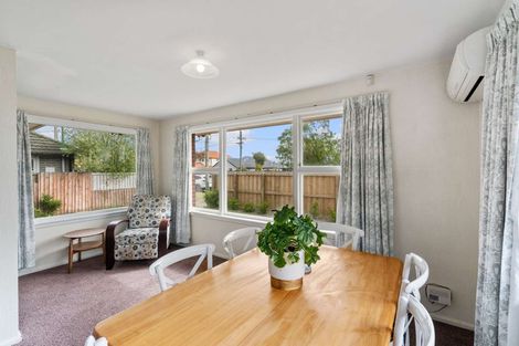 Photo of property in 39 Lake Terrace Road, Burwood, Christchurch, 8061