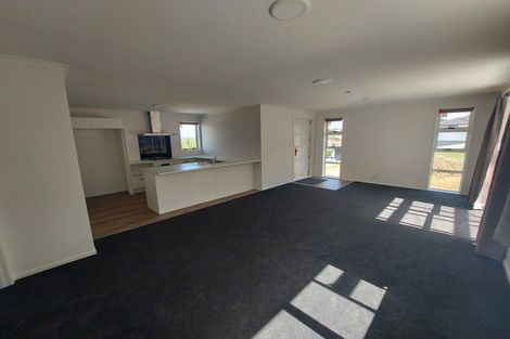 Photo of property in 3 Silver Fern Way, Woodhill, 0110