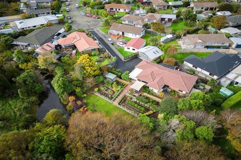 Photo of property in 21 Bidwell Place, Hillmorton, Christchurch, 8025