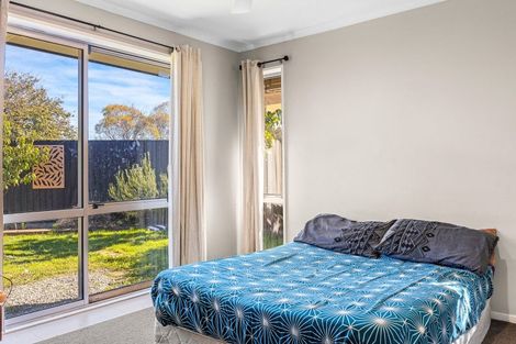 Photo of property in 10 Netley Place, Aranui, Christchurch, 8061