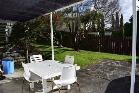 Photo of property in 1/666 East Coast Road, Pinehill, Auckland, 0630