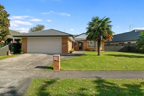 Photo of property in 15 Oaklands Drive, Cambridge, 3434