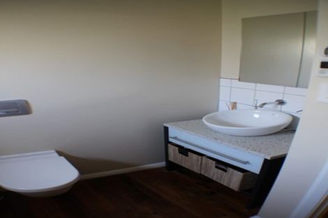 Photo of property in 5 Woodvale Grove, Fairfield, Lower Hutt, 5011