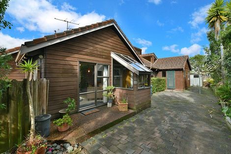 Photo of property in 11 Tatyana Place, Massey, Auckland, 0614