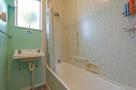 Photo of property in 38 Acacia Street, Kelvin Grove, Palmerston North, 4414