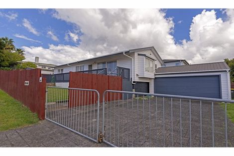 Photo of property in 2 Glendene Avenue, Glendene, Auckland, 0602