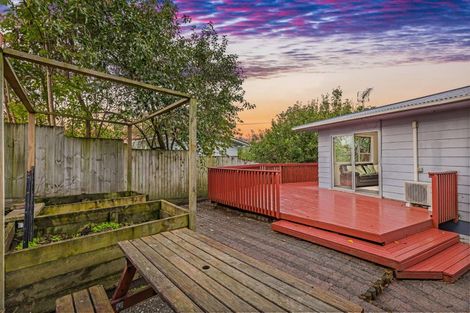 Photo of property in 18 Solar Road, Glen Eden, Auckland, 0602