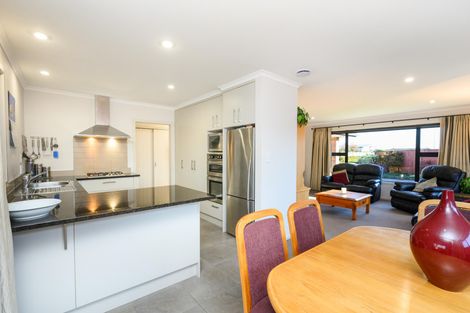 Photo of property in 13 Lorenzo Place, Kelvin Grove, Palmerston North, 4414