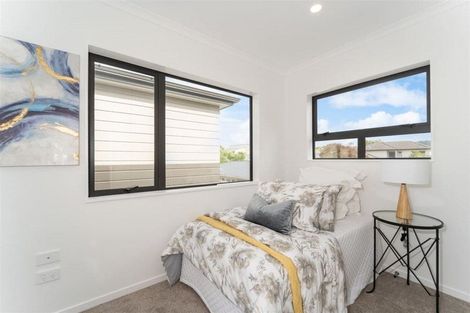 Photo of property in 30c Godley Road, Green Bay, Auckland, 0604