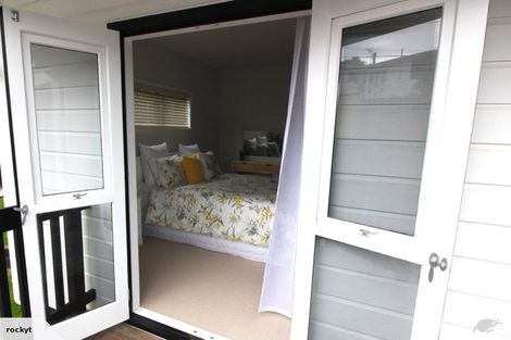 Photo of property in 2/660 Beach Road, Browns Bay, Auckland, 0630