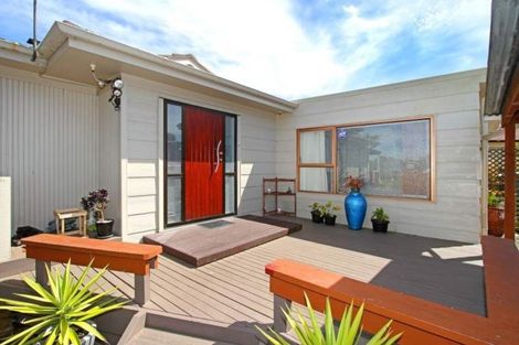 Photo of property in 29 Kelman Road, Kelston, Auckland, 0602