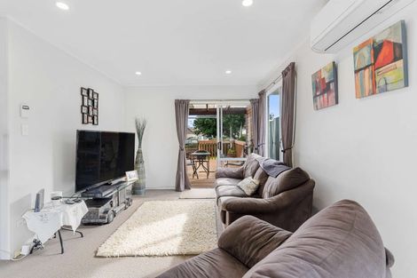 Photo of property in 24 Hyperion Drive, Randwick Park, Auckland, 2105