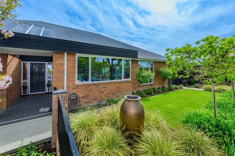 Photo of property in 32 Althorp Place, Avonhead, Christchurch, 8042