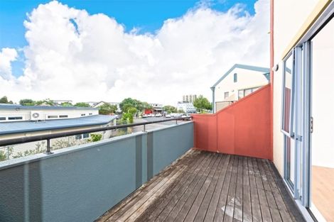 Photo of property in Lakeview Terrace, 22/14 Ambrico Place, New Lynn, Auckland, 0600