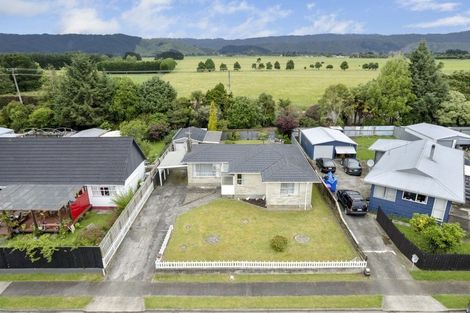 Photo of property in 37 Strathmore Avenue, Levin, 5510