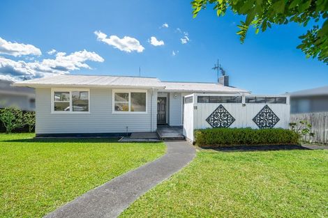 Photo of property in 18 Hatherlow Street, Glenfield, Auckland, 0629