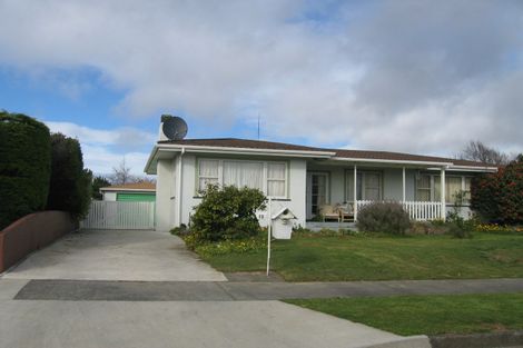 Photo of property in 12 Newhaven Place, Roslyn, Palmerston North, 4414