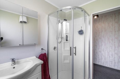 Photo of property in 42 Newburn Street, Waikaia, 9778