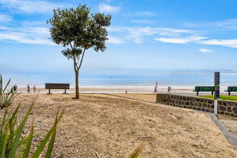 Photo of property in Seaview Apartments, 13/64 Milford Road, Milford, Auckland, 0620