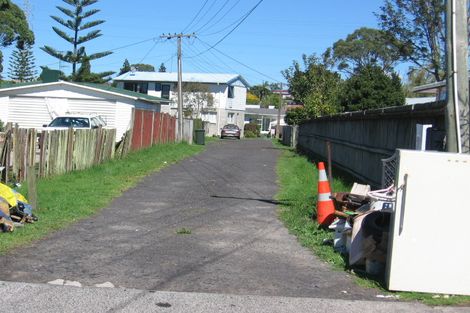 Photo of property in 2/7 Ingleby Place, Kelston, Auckland, 0602