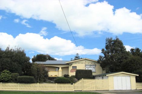 Photo of property in 3 Swiss Avenue, Gonville, Whanganui, 4501