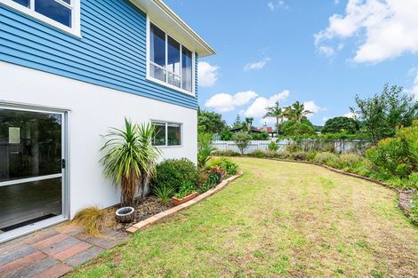 Photo of property in 12 Ringer Avenue, Matapouri, Whangarei, 0173