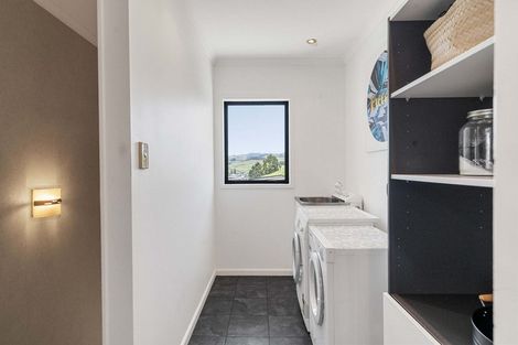 Photo of property in 37 Marire Drive, Ohauiti, Tauranga, 3112