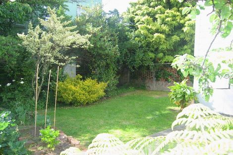 Photo of property in 19 Myrtle Crescent, Mount Cook, Wellington, 6021