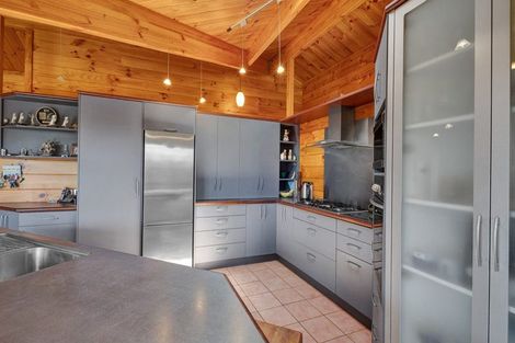 Photo of property in 125 Wairau Road, Oakura, 4314