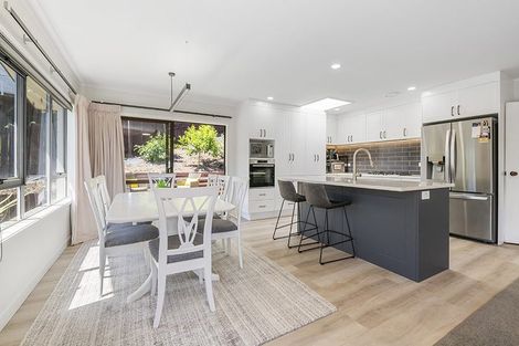 Photo of property in 3 Vari Place, Bayview, Auckland, 0629