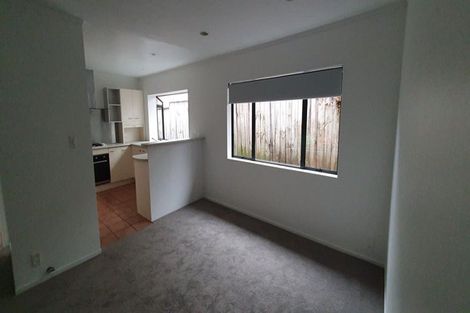 Photo of property in 2/13 Main Highway, Ellerslie, Auckland, 1051