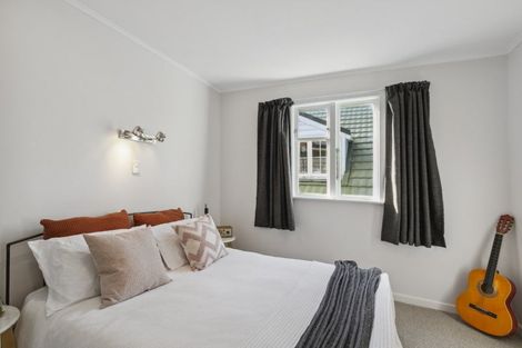 Photo of property in 39 Fairview Crescent, Kelburn, Wellington, 6012