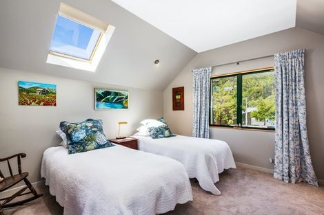 Photo of property in 34 Oroua Street, Eastbourne, Lower Hutt, 5013