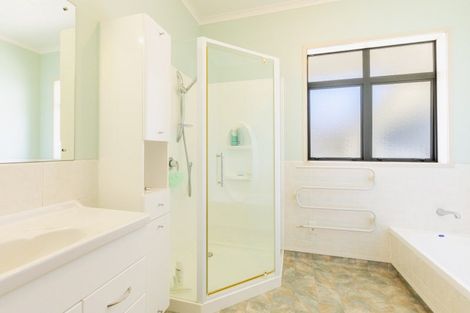 Photo of property in 78 Belgrove Drive, Waipukurau, 4200