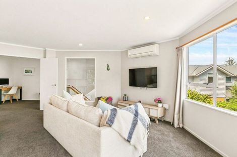 Photo of property in 5 Erskine Close, Island Bay, Wellington, 6023